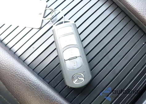 2018 Mazda Mazda3 Touring из США, поврежденный, VIN 3MZBN1V3XJM163074